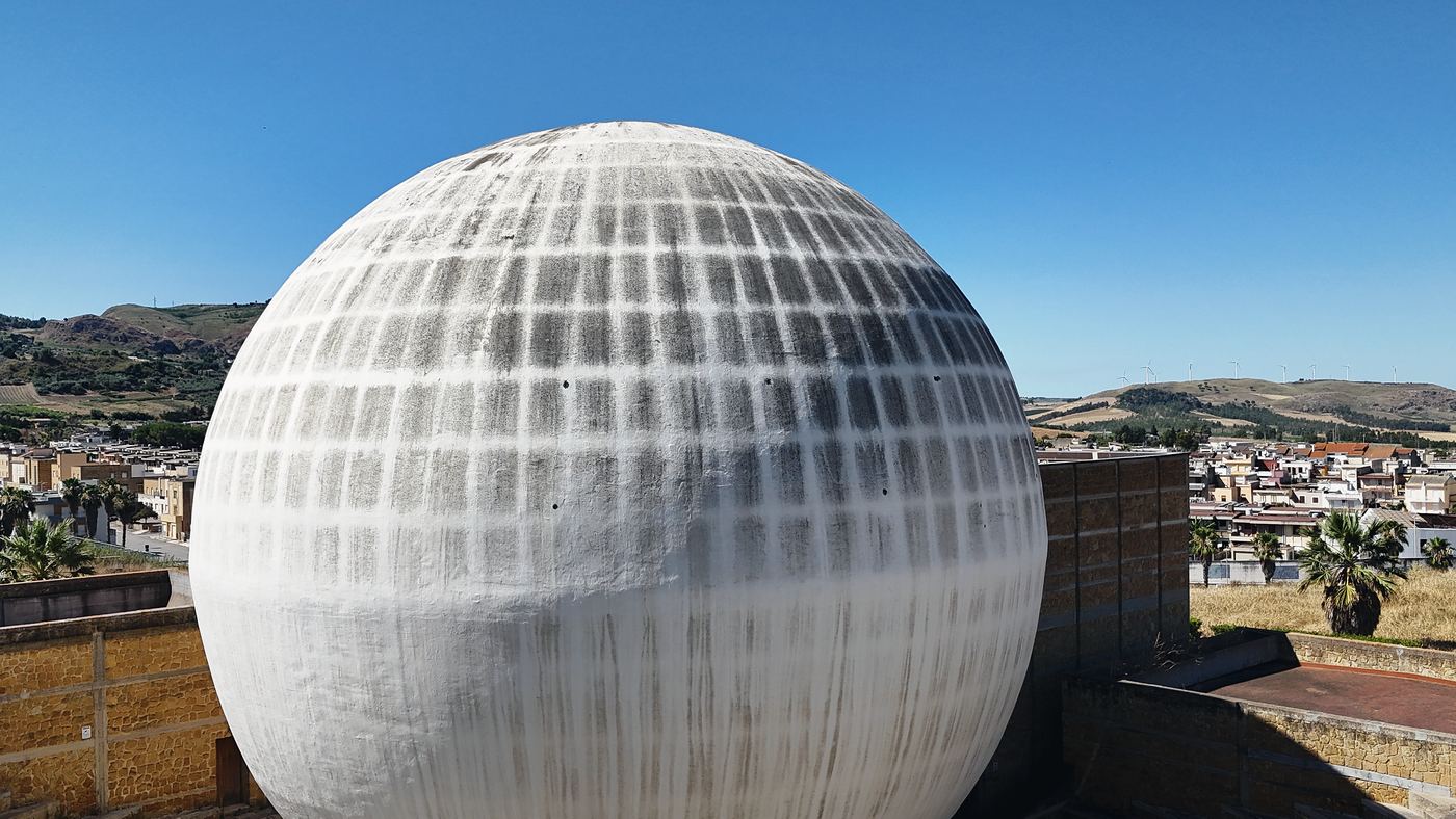 Gibellina Nuova, la Chiesa Madre di Ludovico Quaroni nel rilievo da drone