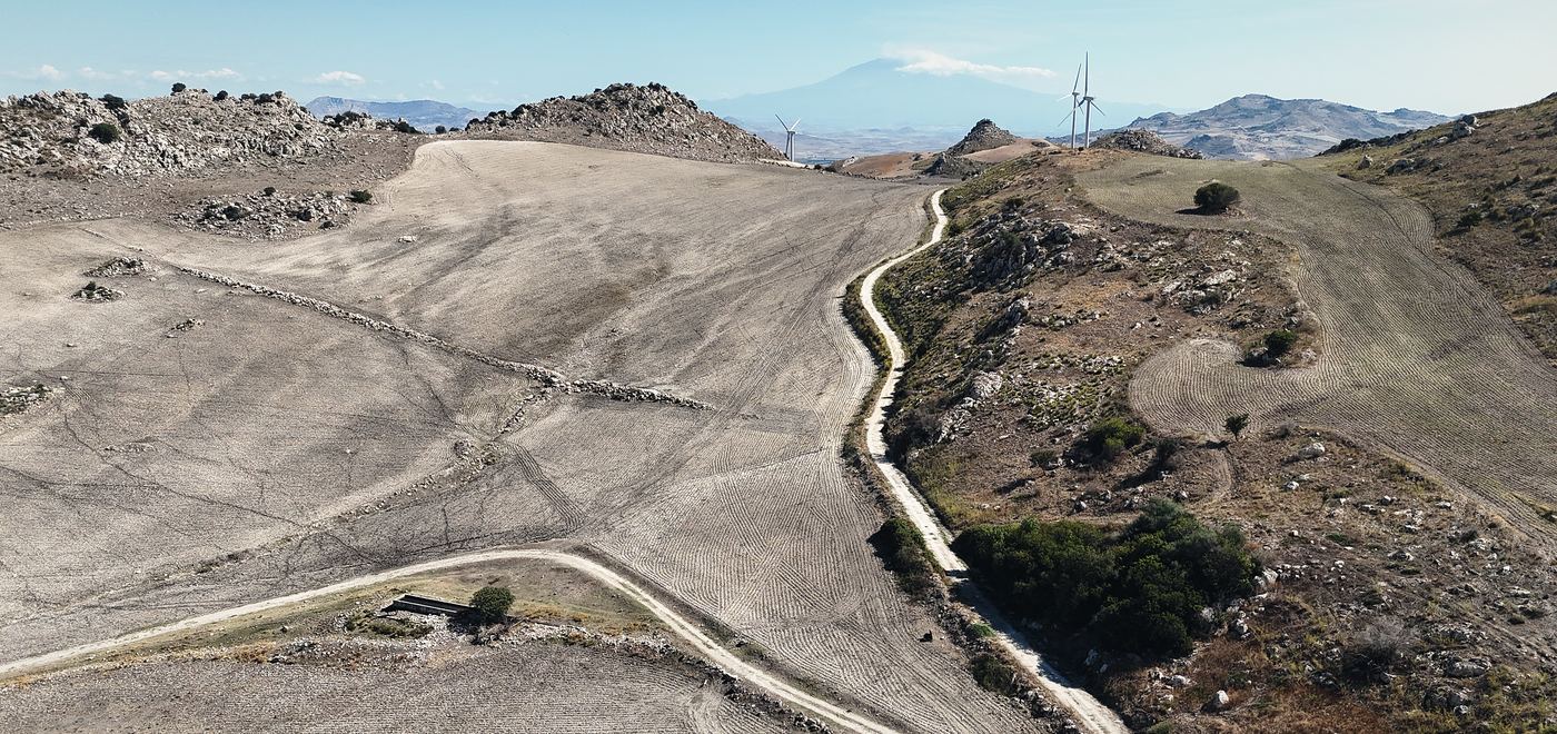 Il tracciato nel rilievo con drone, con l'Etna sullo sfondo